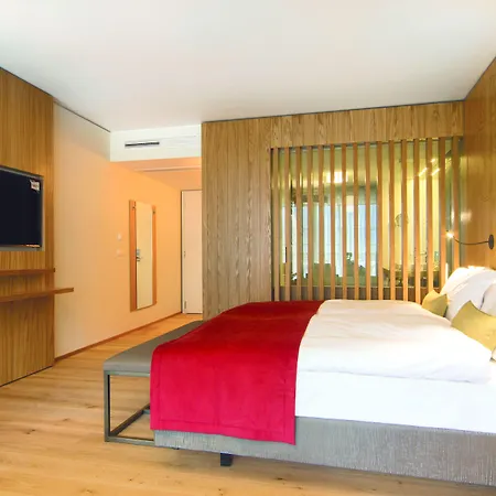 Des Bains De Hotell 4*
