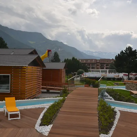 Des Bains De 4*