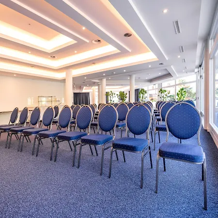 Des Bains De 4* サイヨン