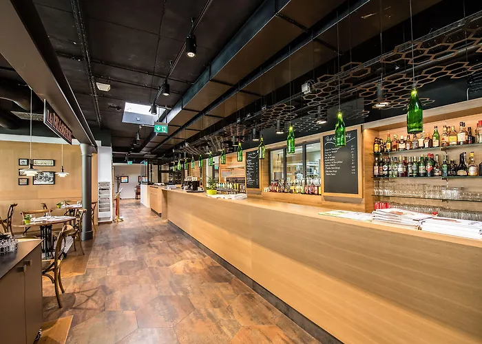 Des Bains De 사이옹